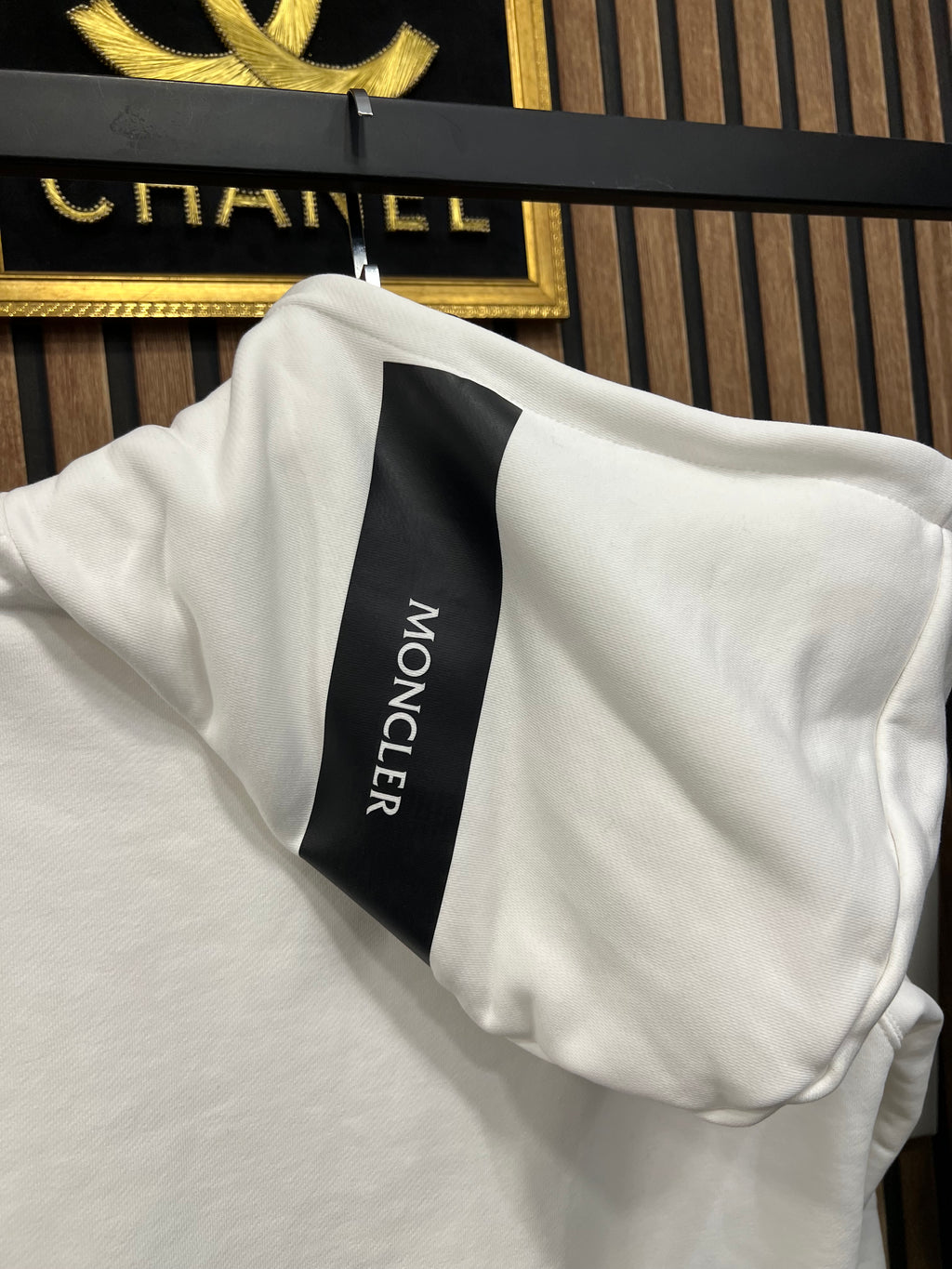 Moncler ζακέτα με επιγραφή στη κουκούλα m-402