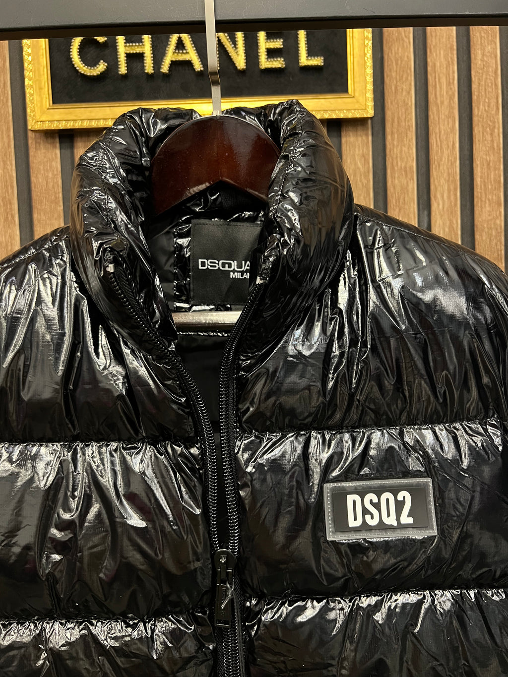 Dsquared2 αμάνικο γυαλιστερό d-223