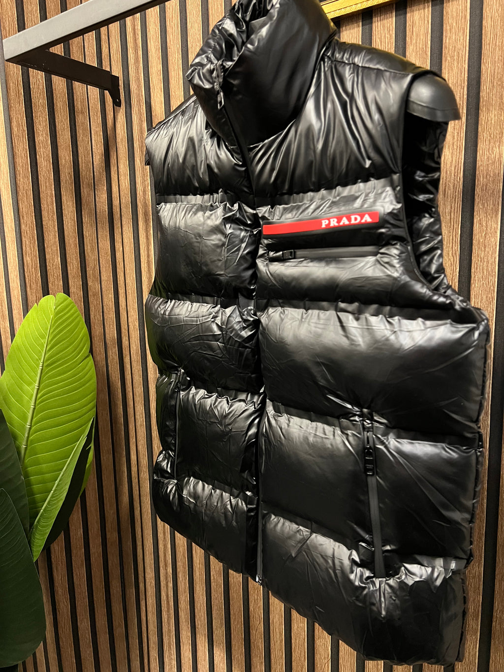 Prada αμάνικο p-101
