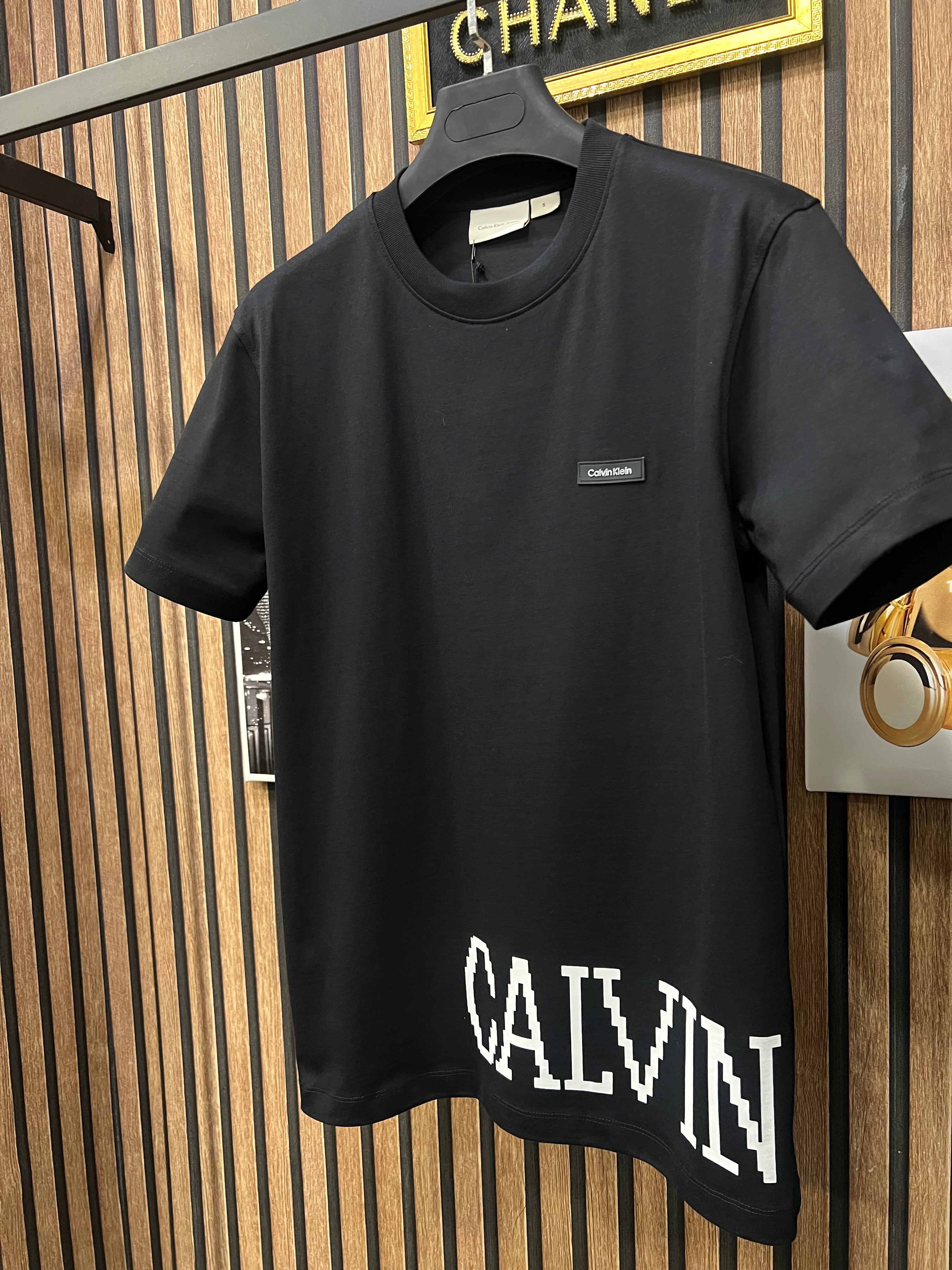 T-shirt Calvin Klein c-672