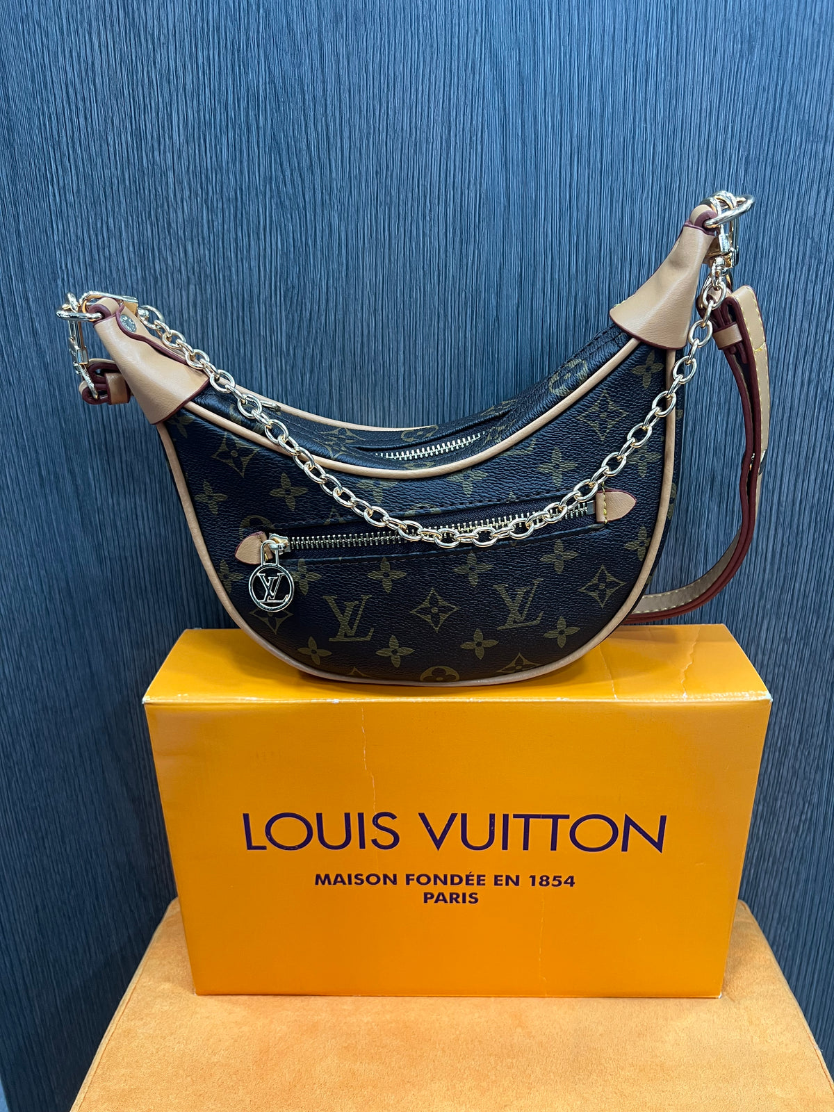 Τσάντα Louis Vuitton loop bag monogram L-0670