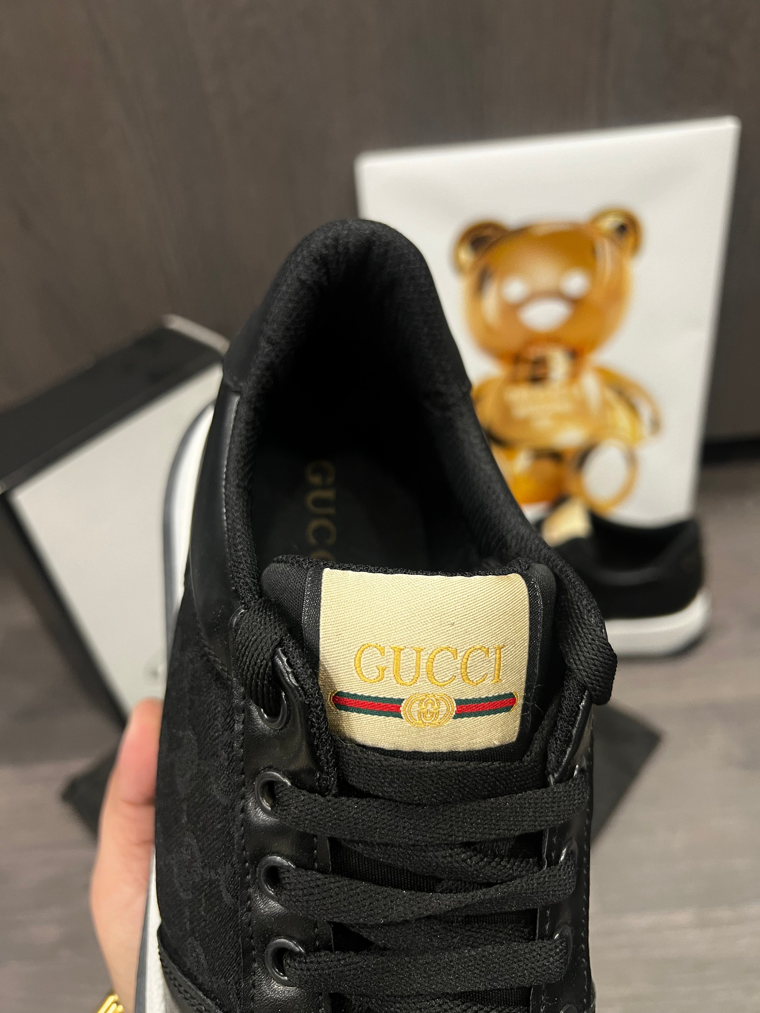 Sneakers  Gucci g-90