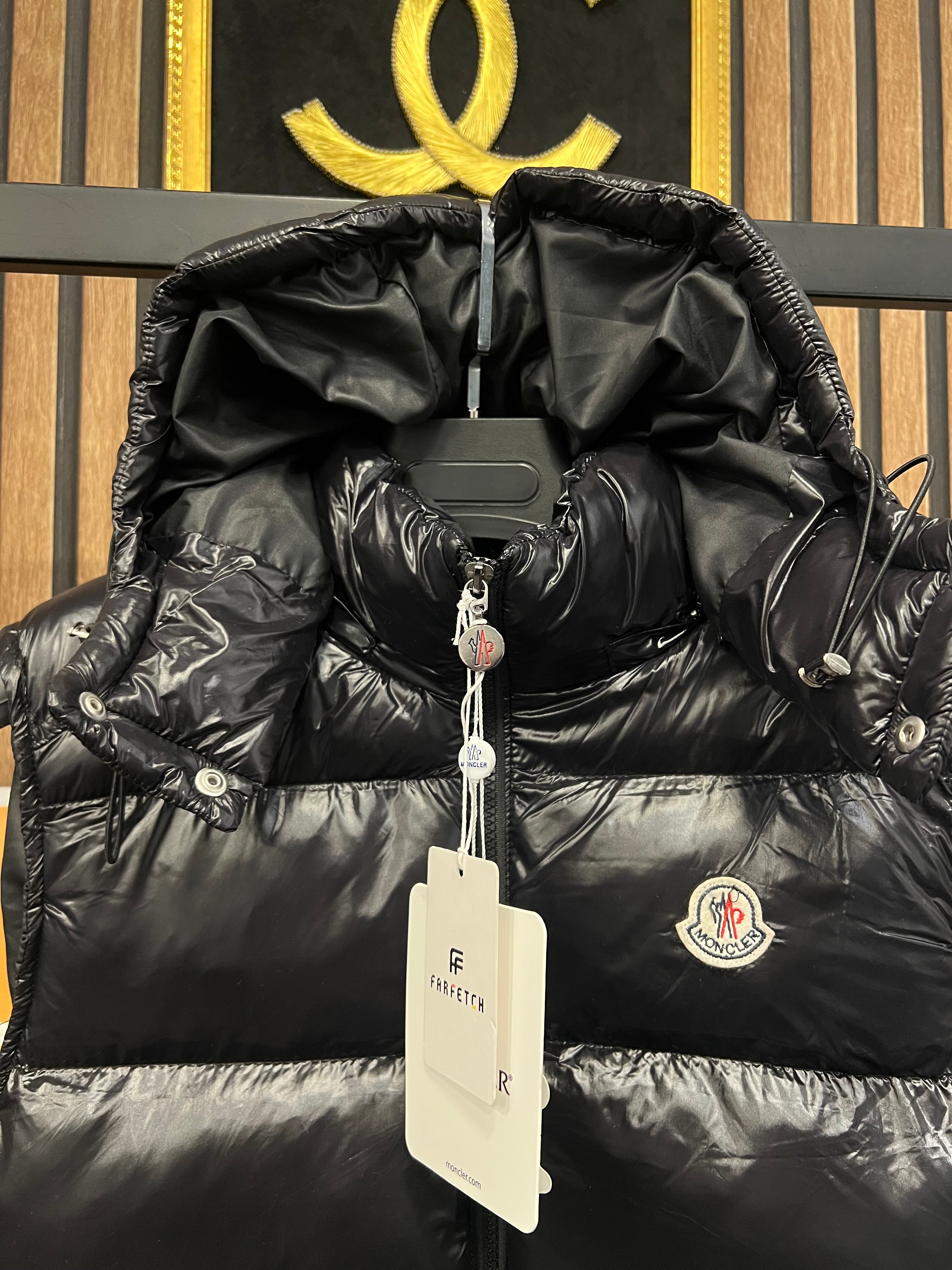 Moncler maya αμάνικο m-35