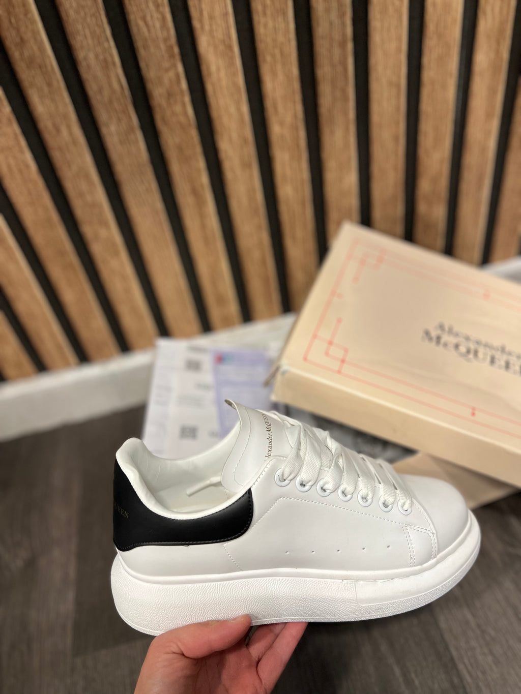 Sneakers Alexander McQueen white black a-40