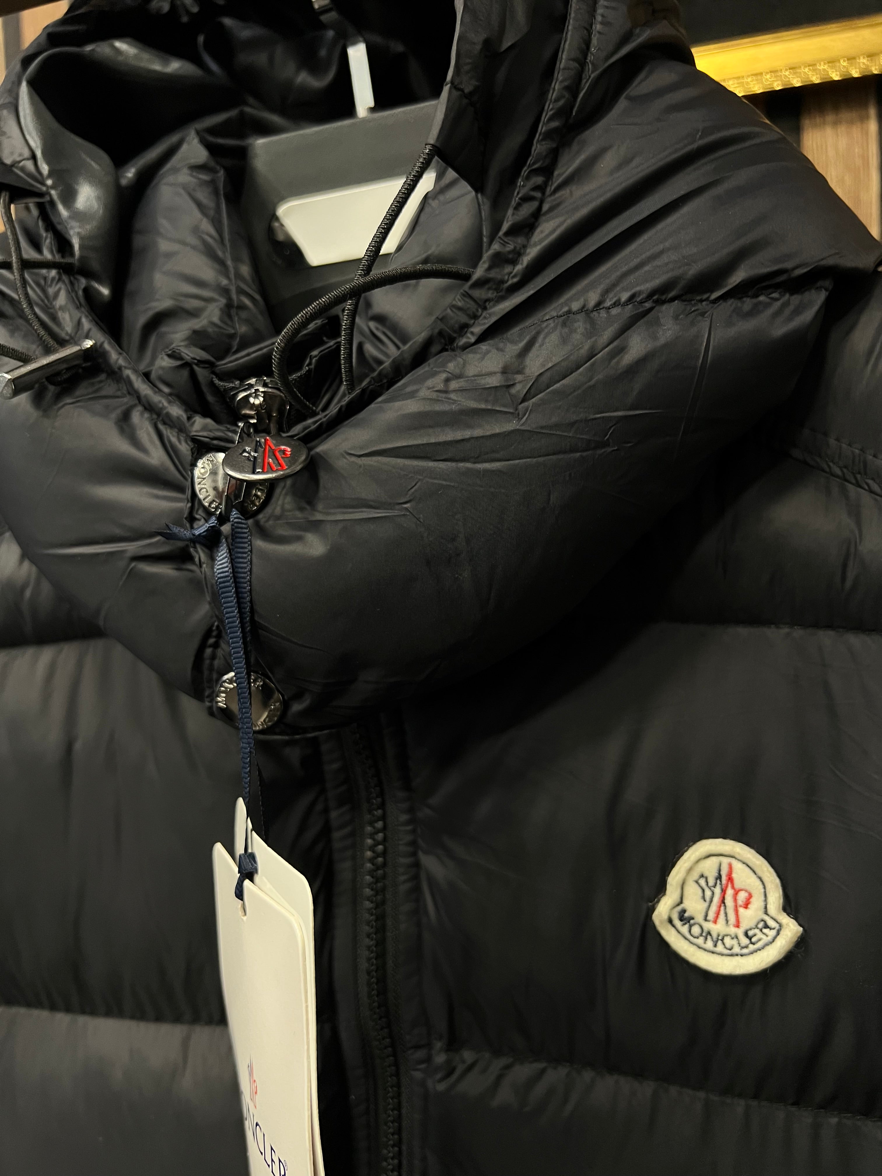 Αμάνικο Moncler m-980