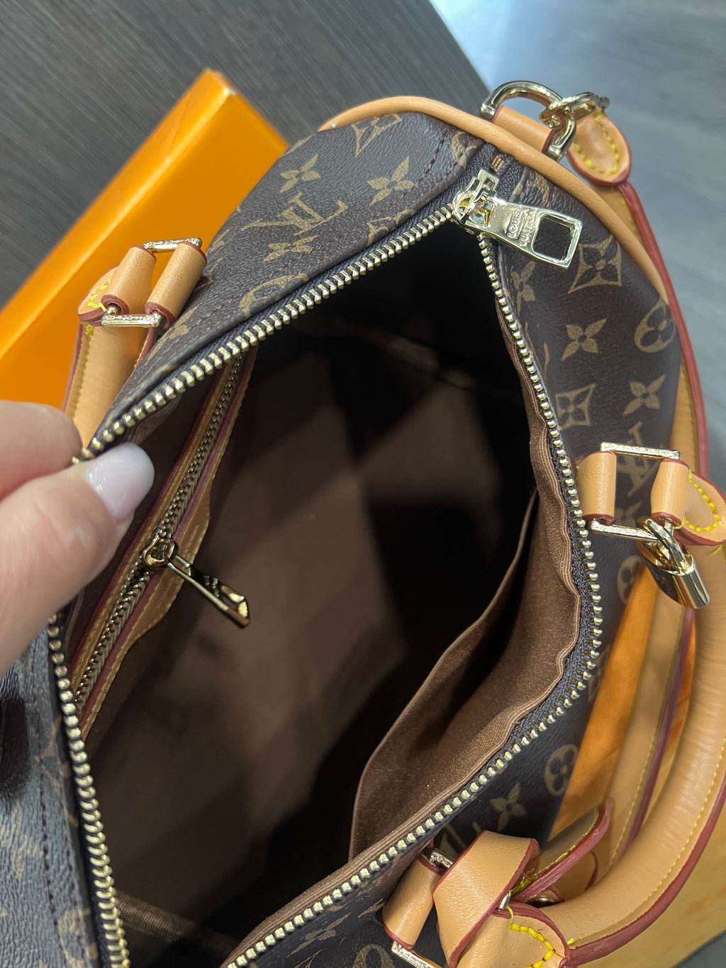 Τσάντα Louis Vuitton  Speedy Bandoulière monogram L-10