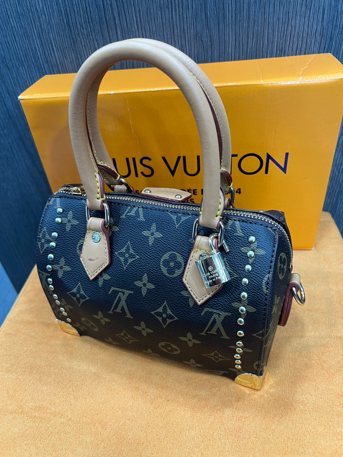 Τσάντα Louis Vuitton  Speedy Trunk 20 monogram L-0550