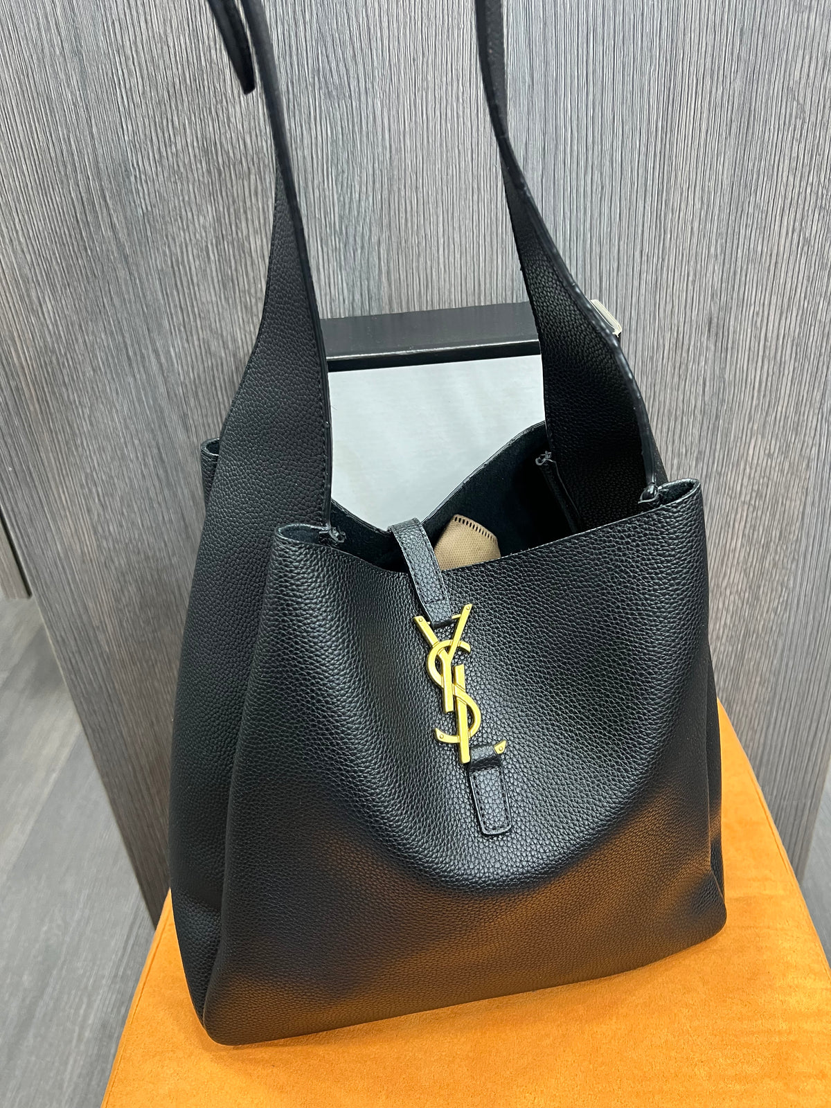 Τσάντα Saint Laurent  Le 5 à 7 Supple hobo bag YSL y-6030