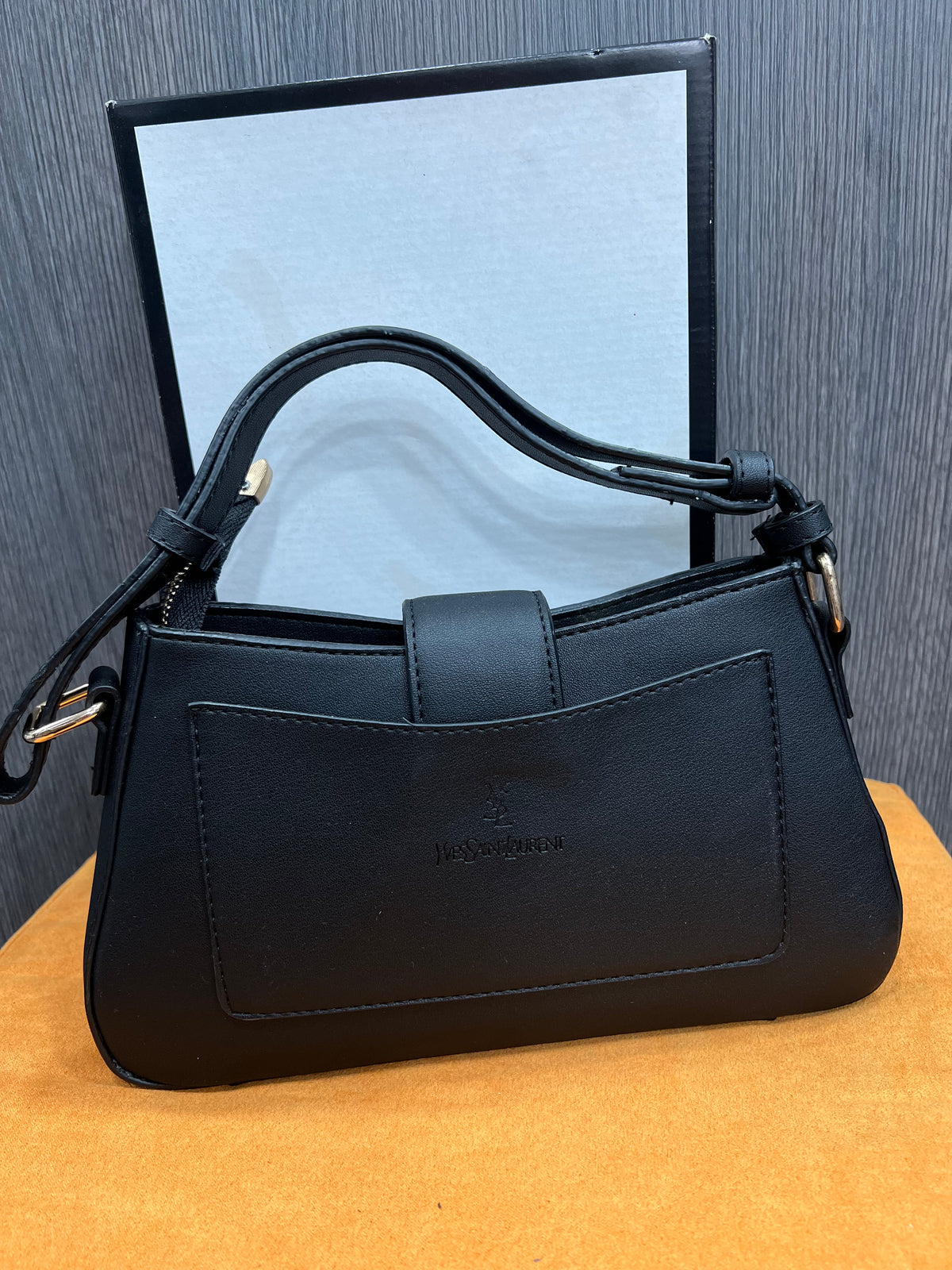 Τσάντα Saint Laurent  Le 5 à 7 YSL y-1076