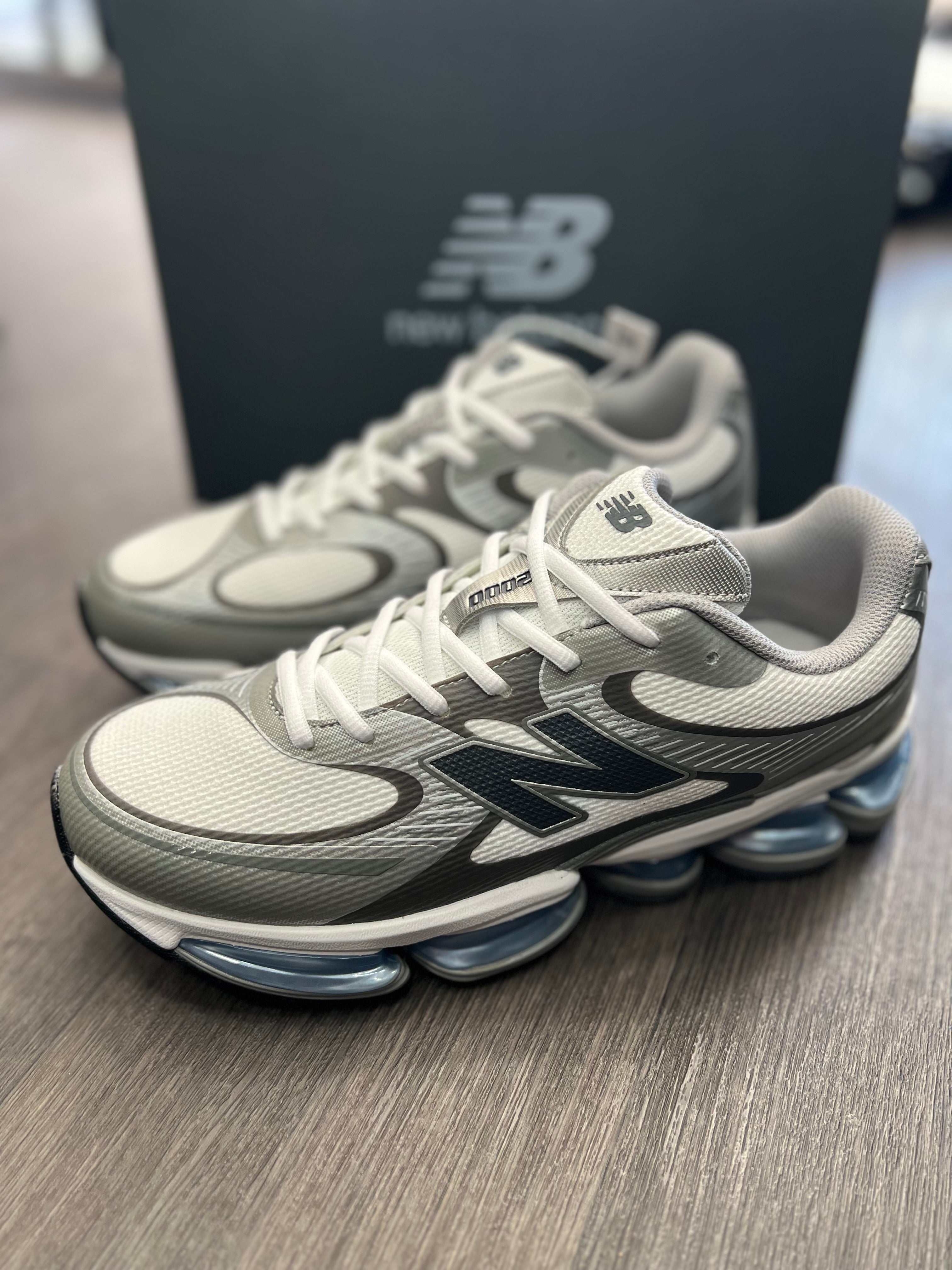 New balance 2000