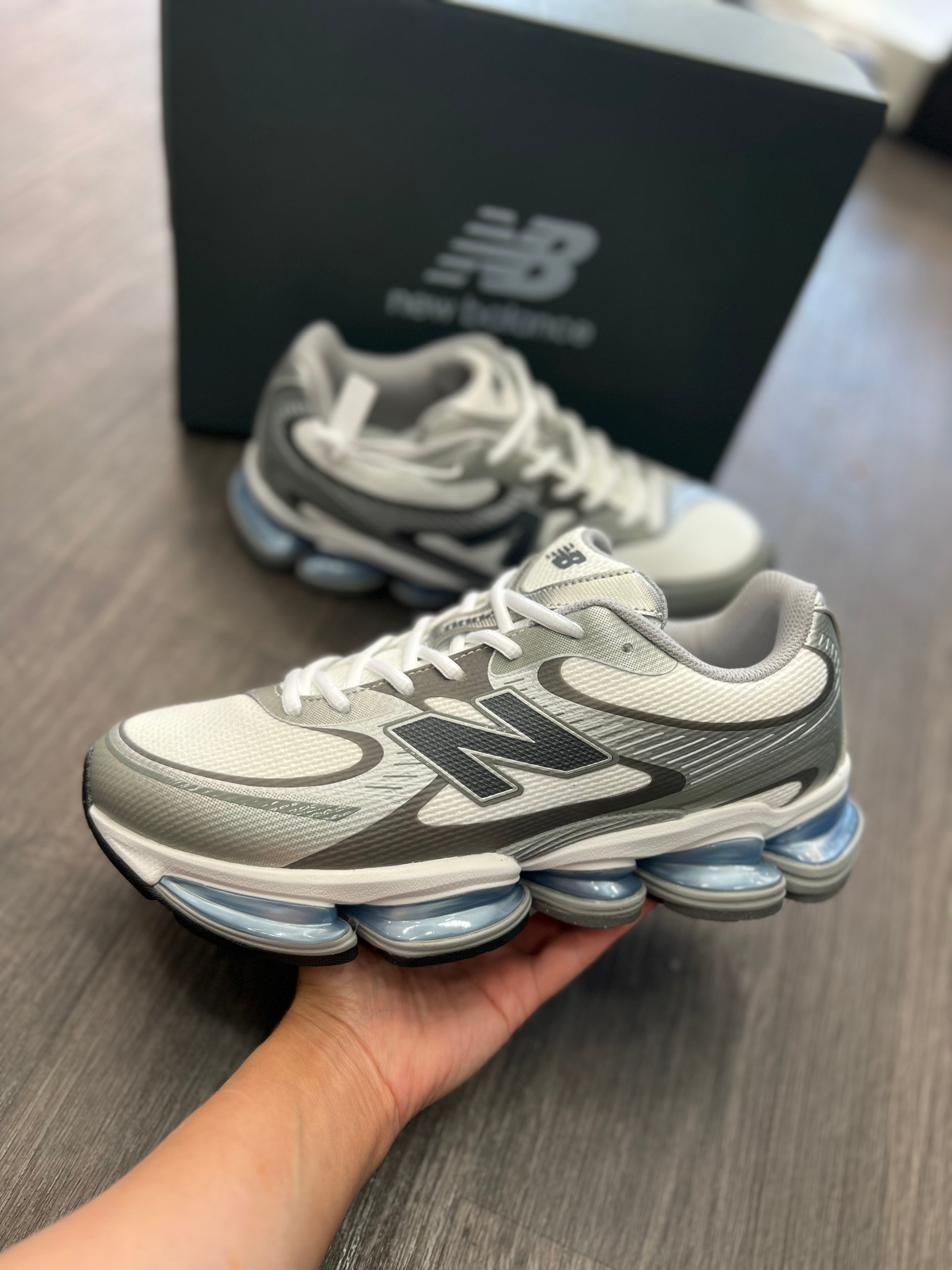 New balance 2000
