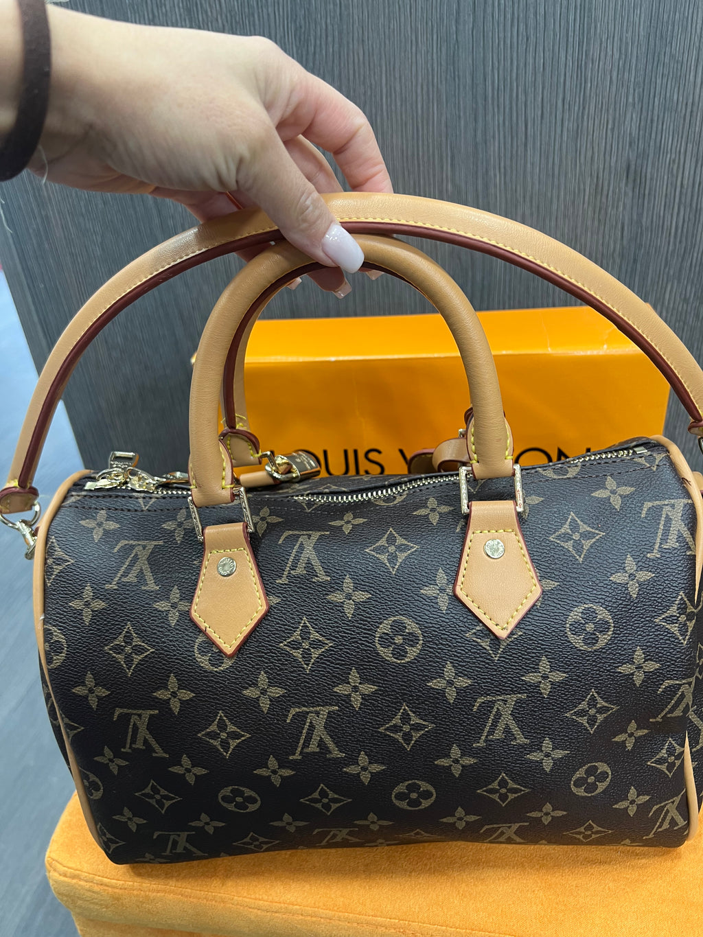 Τσάντα Louis Vuitton  Speedy Bandoulière monogram L-10