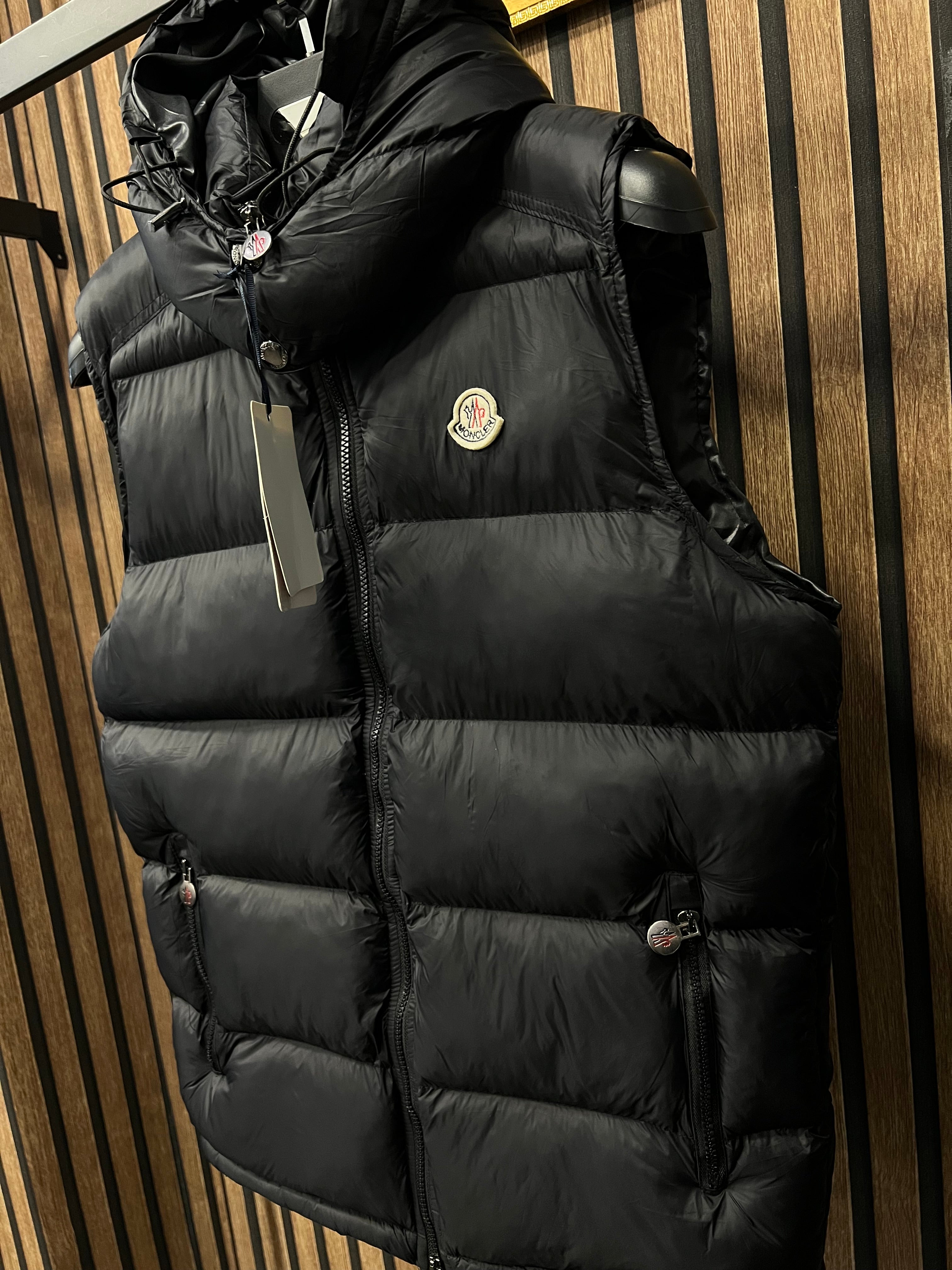 Αμάνικο Moncler m-980