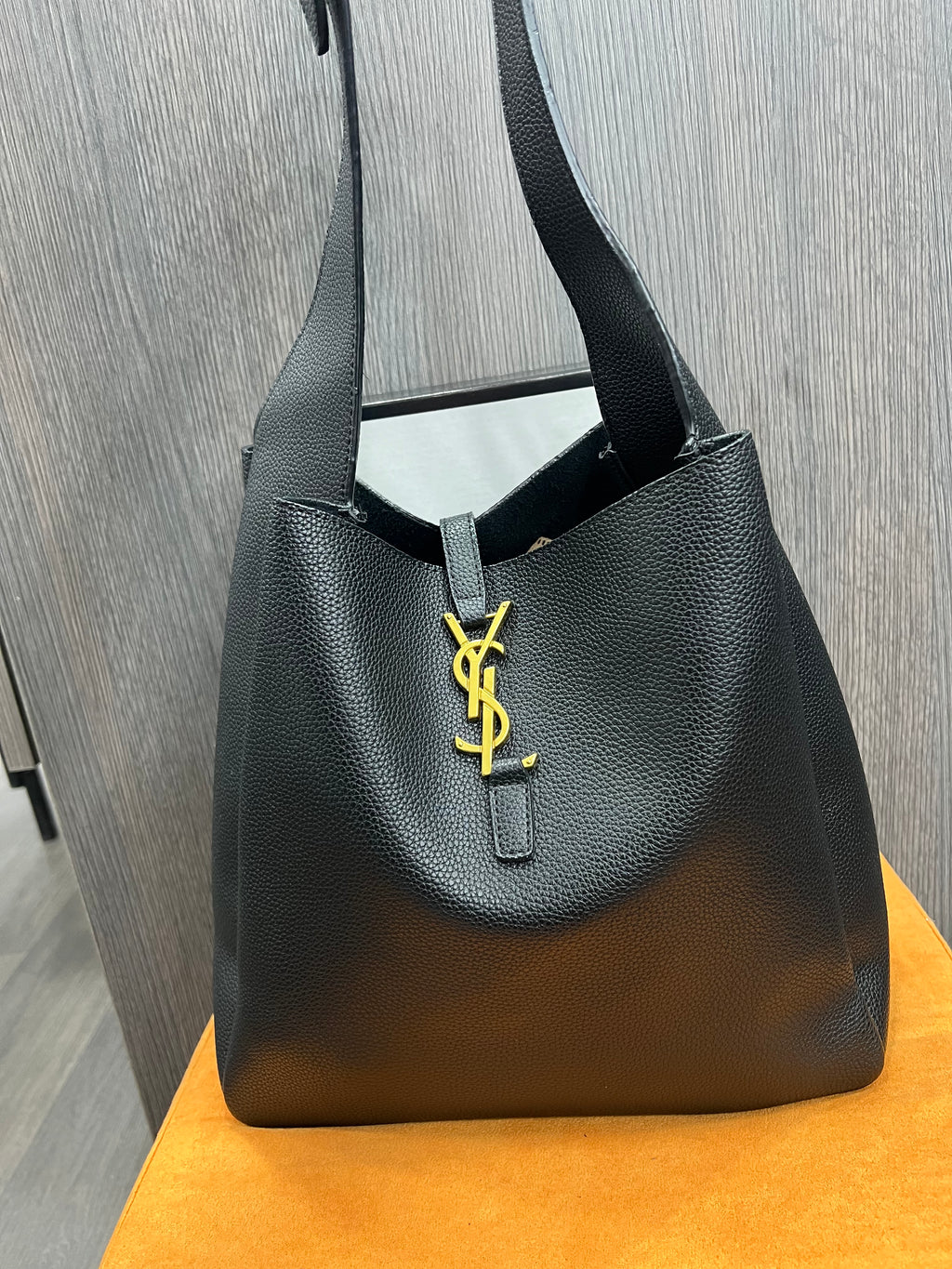 Τσάντα Saint Laurent  Le 5 à 7 Supple hobo bag YSL y-6030