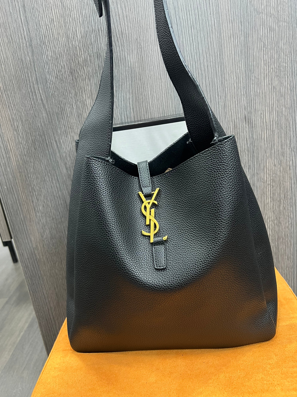 Τσάντα Saint Laurent  Le 5 à 7 Supple hobo bag YSL y-6030