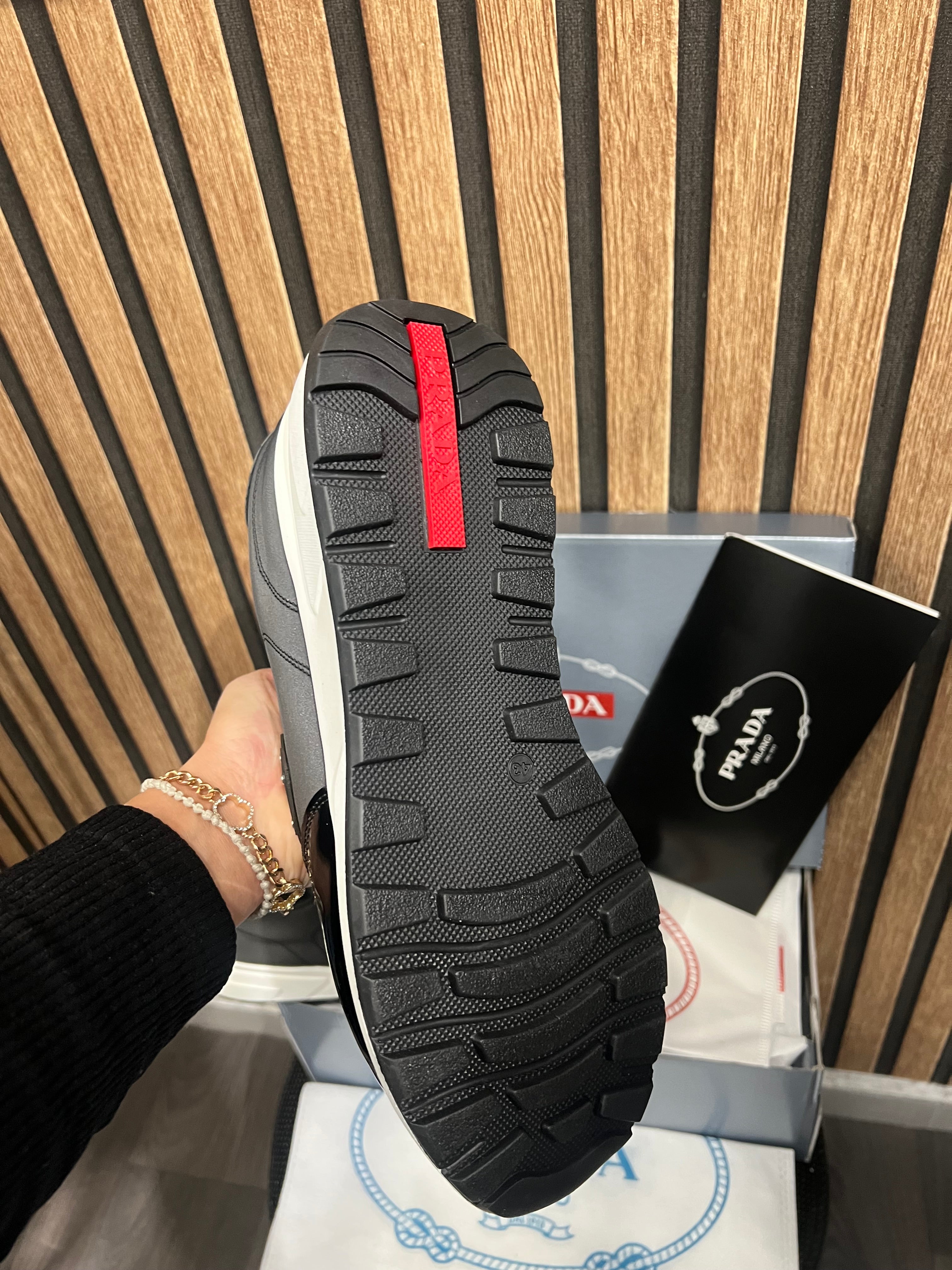 Prada sneakers p-020