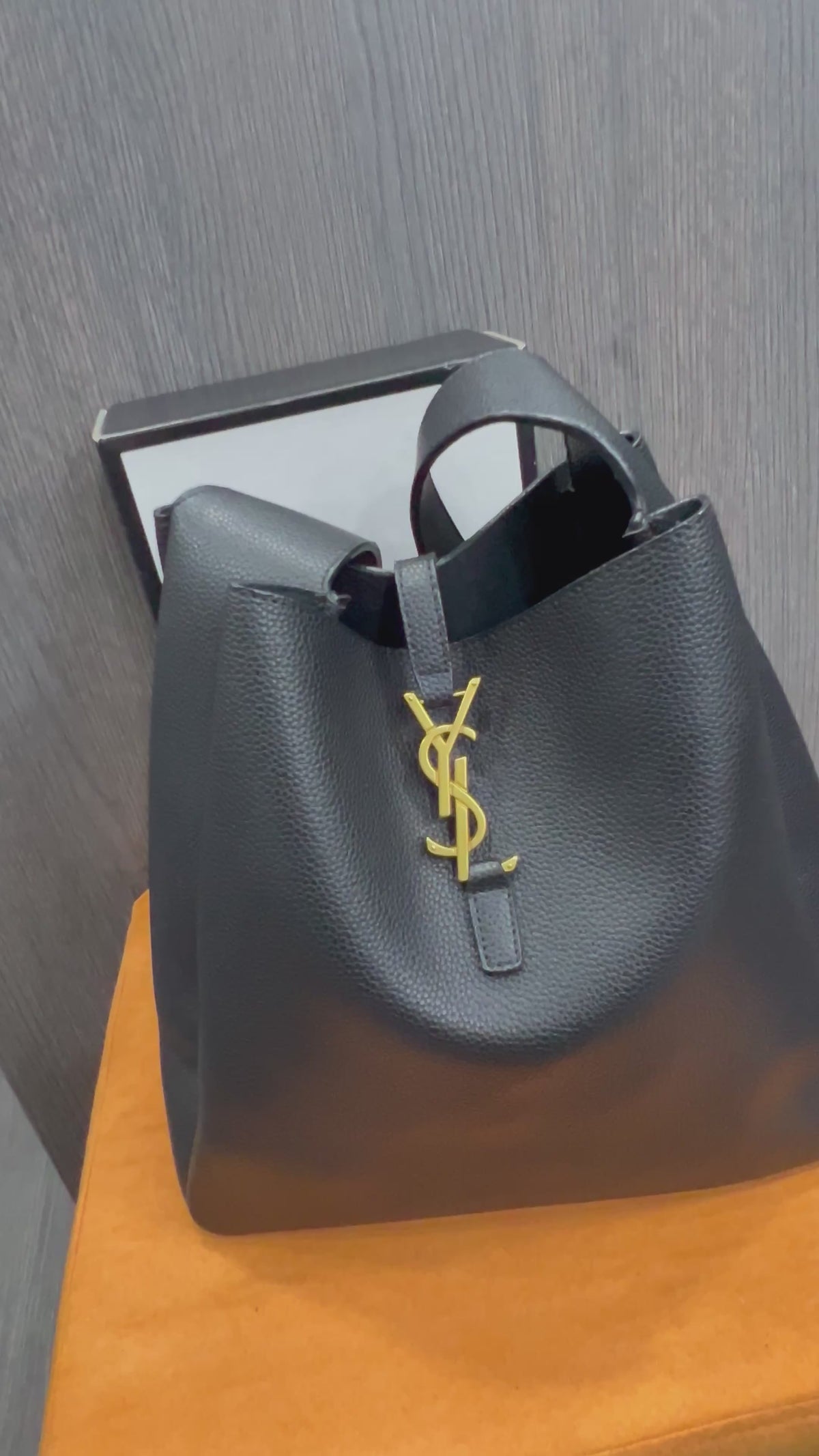 Τσάντα Saint Laurent  Le 5 à 7 Supple hobo bag YSL y-6030